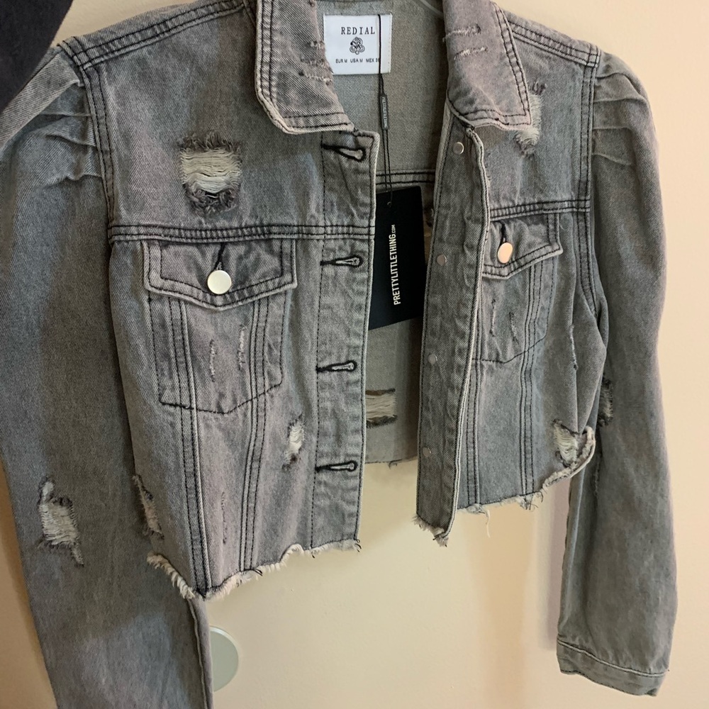 PrettyLittleThing Runched Sleeve Cropped Jacket